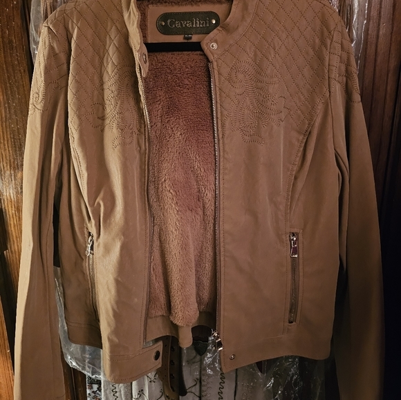 Women's Jacket - Picture 2 of 7